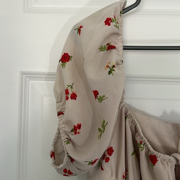 FOREVER 21 - Floral midi fit and flare puffu sleeves square neck floral large - Picture 3 of 13